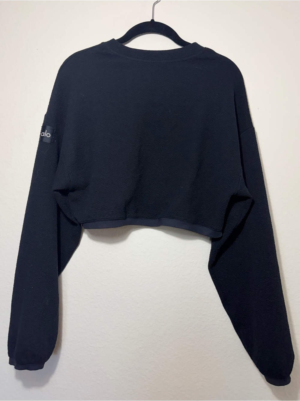 ALO Yoga Black Cropped Crew Sweatshirt - Picture 7 of 7